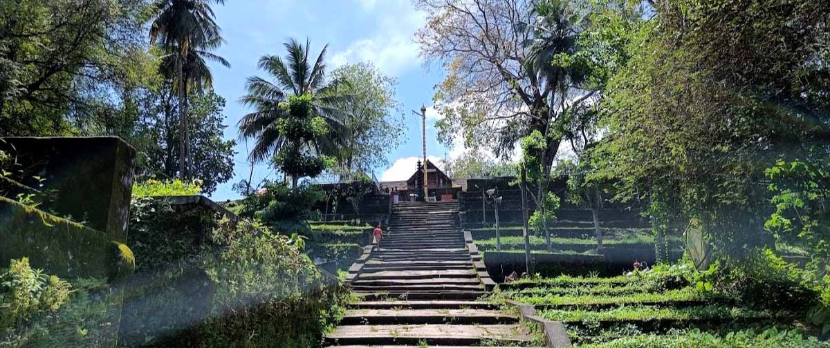 Thirumandhamkunnu Temple